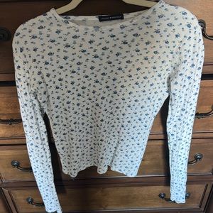 Brandy Melville Blue and White Floral Tight Long Sleeve